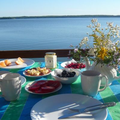 lake view breakfast